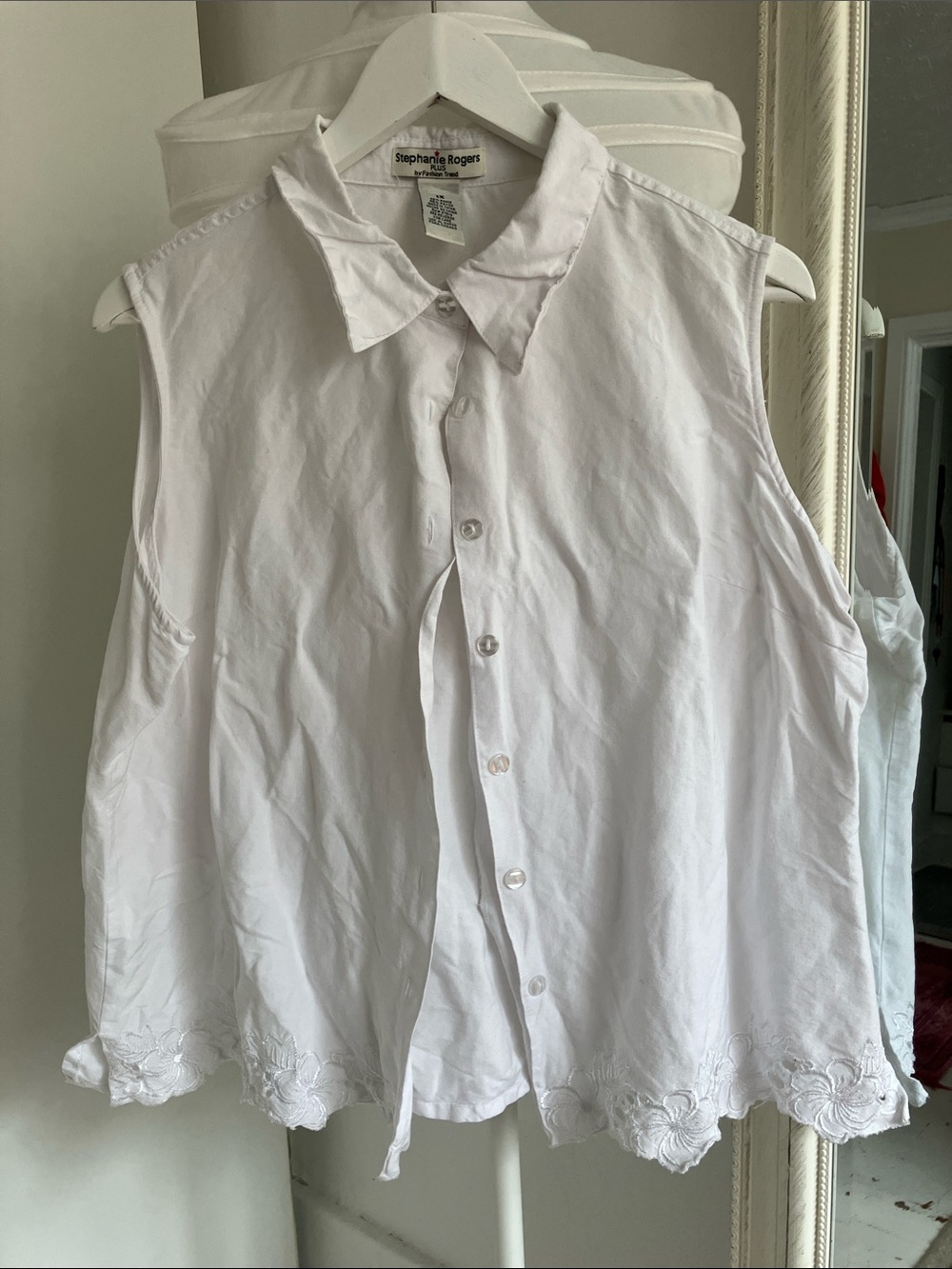 Stephanie Rogers White Sleeveless Button-Front Top